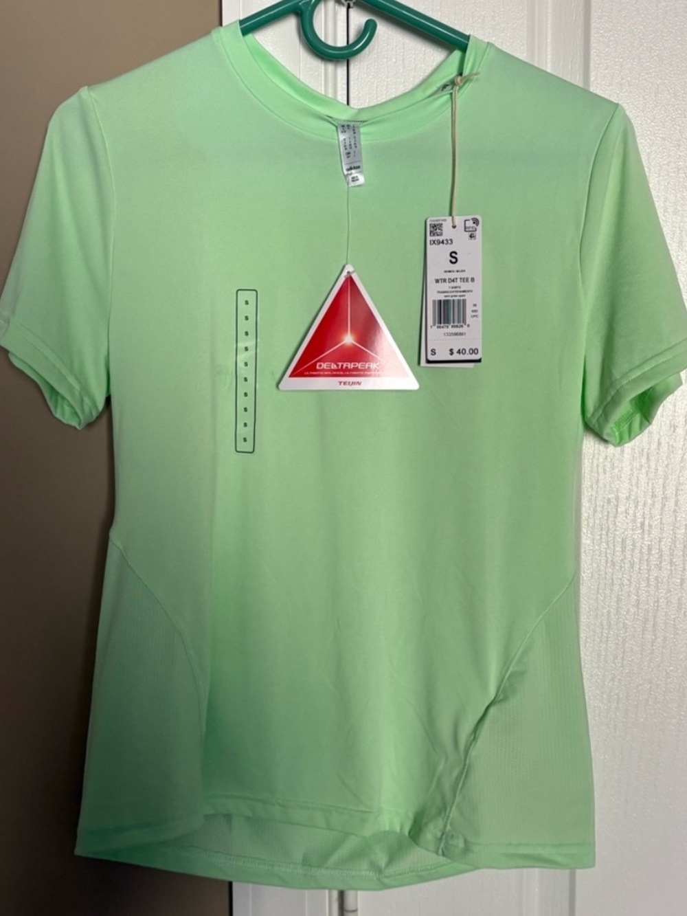 NWT adidas Women's Training T-Shirt. Size Small. - Picture 3 of 5